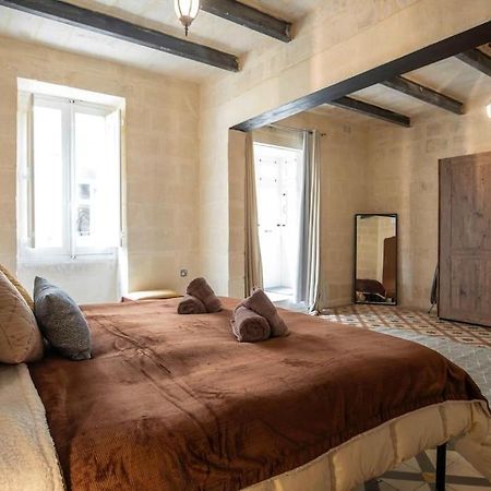 Chic, Stylish & Spacious Flat In Central Valletta Exterior photo