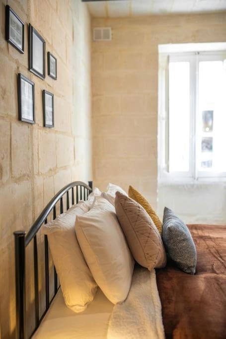 Chic, Stylish & Spacious Flat In Central Valletta Exterior photo