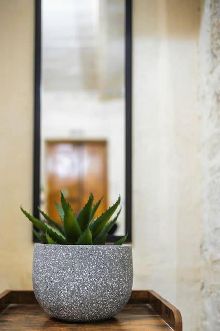 Chic, Stylish & Spacious Flat In Central Valletta Exterior photo
