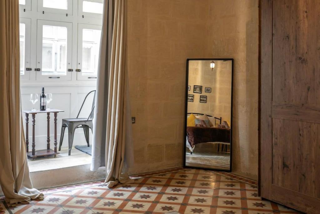Chic, Stylish & Spacious Flat In Central Valletta Exterior photo