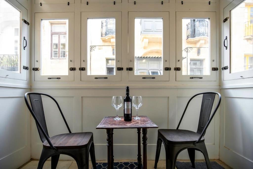 Chic, Stylish & Spacious Flat In Central Valletta Exterior photo