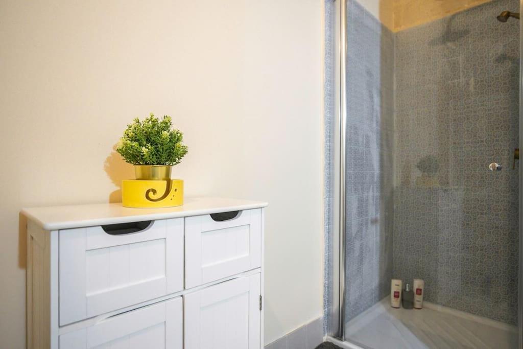 Chic, Stylish & Spacious Flat In Central Valletta Exterior photo