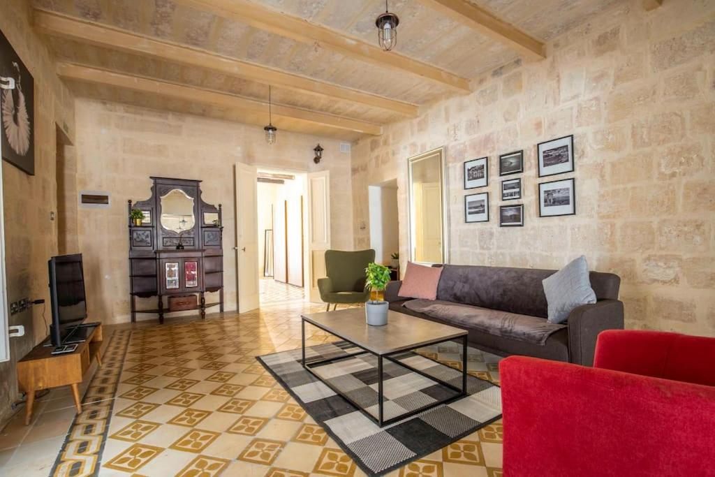 Chic, Stylish & Spacious Flat In Central Valletta Exterior photo