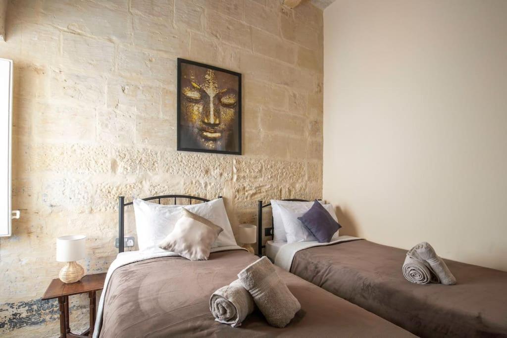 Chic, Stylish & Spacious Flat In Central Valletta Exterior photo