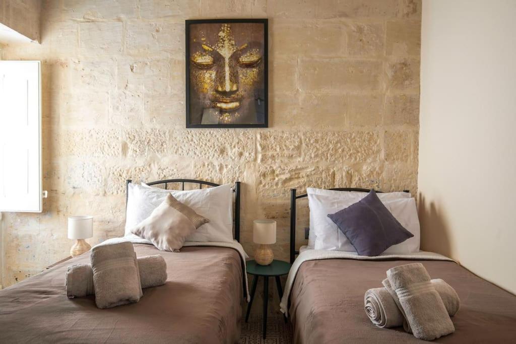 Chic, Stylish & Spacious Flat In Central Valletta Exterior photo