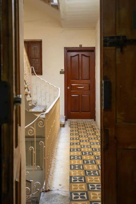 Chic, Stylish & Spacious Flat In Central Valletta Exterior photo